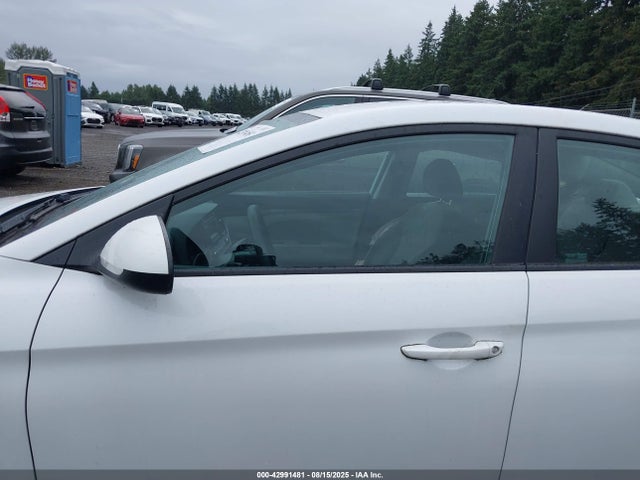 5NPD74LF3HH070160 Hyundai Elantra