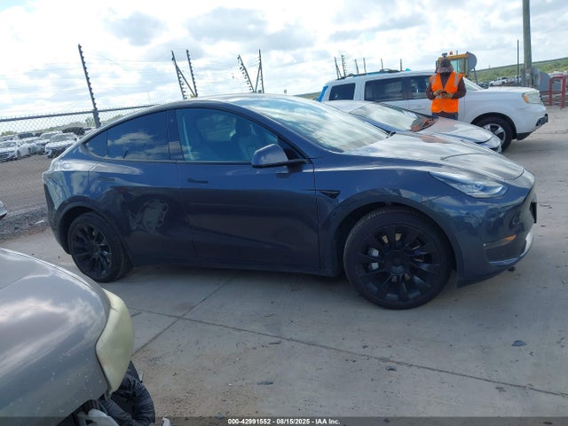 5YJYGDEE9MF097569 Tesla 2021