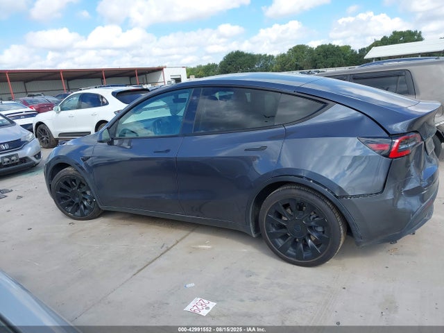 5YJYGDEE9MF097569 Tesla 2021