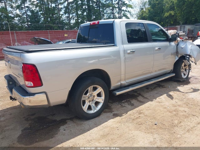 2018 RAM 1500 1C6RR7LT7JS279021 Photo 3