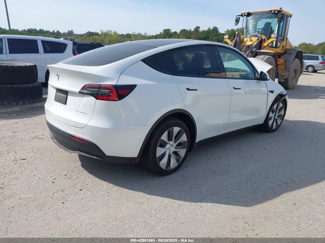 2021 TESLA MODEL Y 5YJYGDEE2MF073243 Photo 3