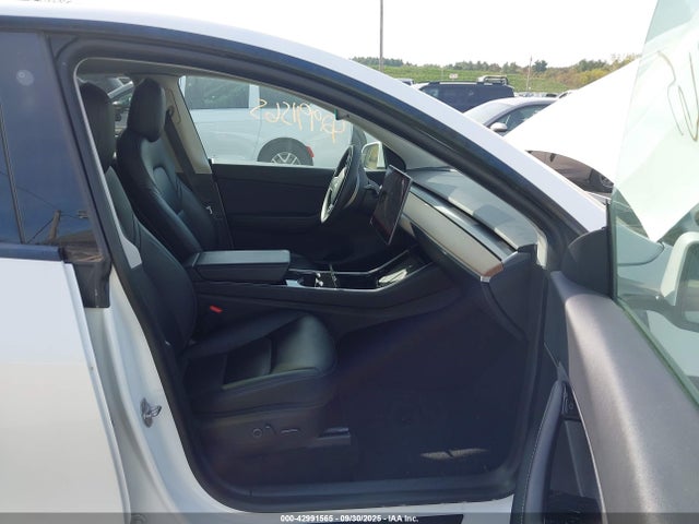 2021 TESLA MODEL Y 5YJYGDEE2MF073243 Photo 4