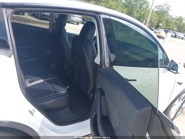 2021 TESLA MODEL Y 5YJYGDEE2MF073243 Photo 7