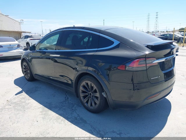 2017 TESLA MODEL X 5YJXCAE24HF052234 Photo 2