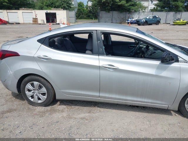 Продажа на аукционе авто 2016 Hyundai Elantra Se, vin: 5NPDH4AE7GH694226, номер лота: 42992050