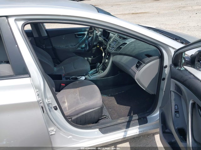 Продажа на аукционе авто 2016 Hyundai Elantra Se, vin: 5NPDH4AE7GH694226, номер лота: 42992050