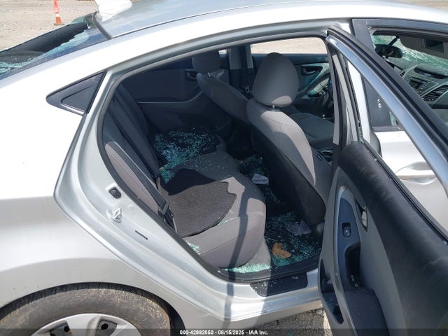 Продажа на аукционе авто 2016 Hyundai Elantra Se, vin: 5NPDH4AE7GH694226, номер лота: 42992050