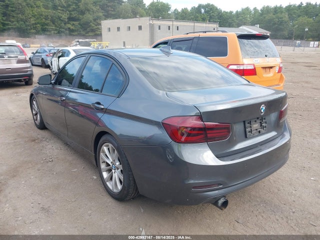 BMW 320i 2016 WBA8A3C52GK551955 Image 3