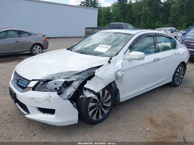 Honda lfa1 2015 1HGCR6F57FA007282 Image 2