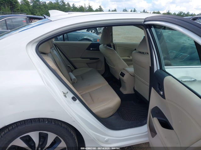Honda lfa1 2015 1HGCR6F57FA007282 Image 8