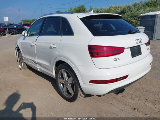 2015 AUDI Q3 WA1GFCFS1FR009327 Photo 2