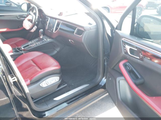 2017 PORSCHE MACAN WP1AB2A54HLB14709 Photo 4