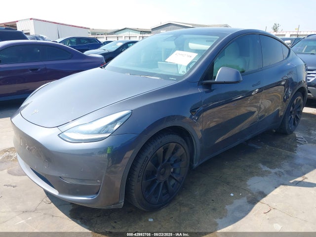 2021 TESLA MODEL Y 5YJYGDEE6MF078039 Photo 1