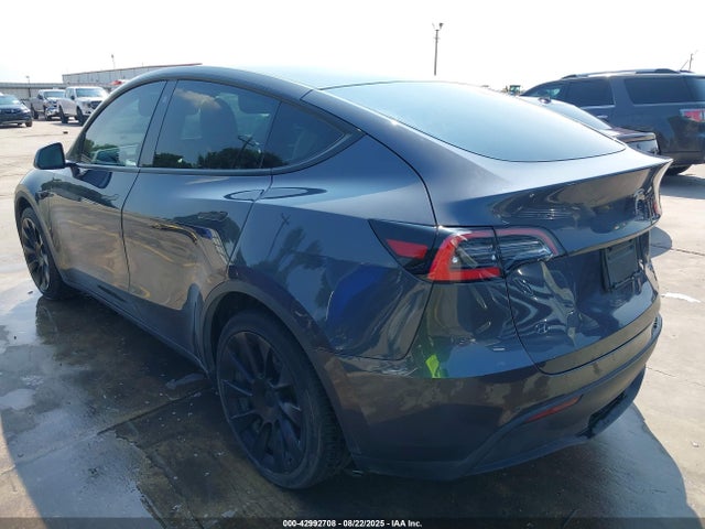 2021 TESLA MODEL Y 5YJYGDEE6MF078039 Photo 2