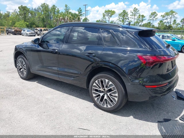 2024 AUDI Q8 E-TRON WA15AAGE7RB064042 Photo 2