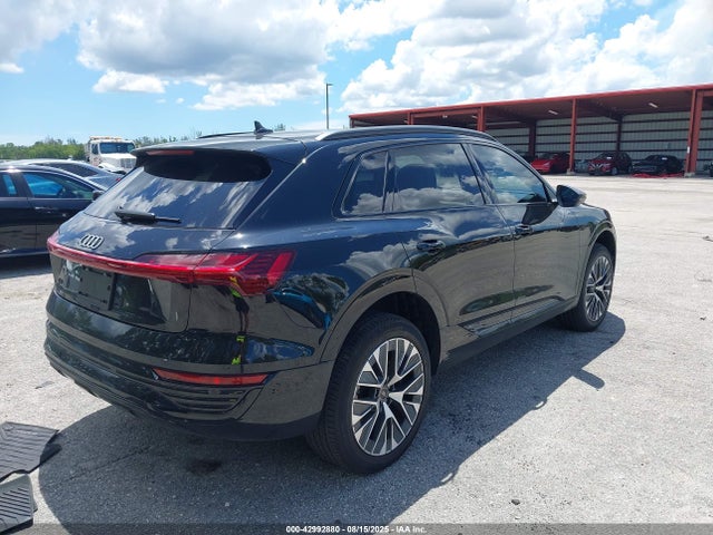 2024 AUDI Q8 E-TRON WA15AAGE7RB064042 Photo 3
