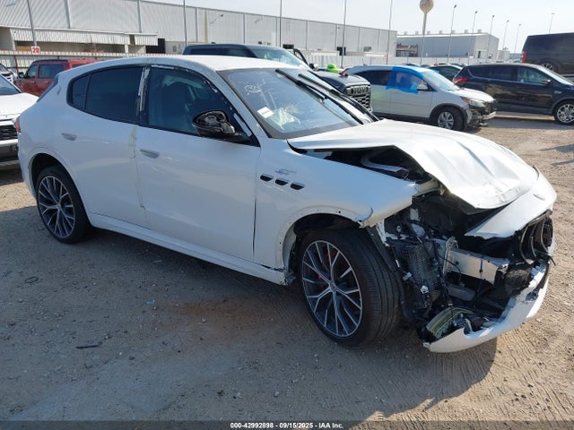 2023 MASERATI GRECALE ZN682AVA0P7439641