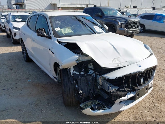 2023 MASERATI GRECALE ZN682AVA0P7439641 Photo 5