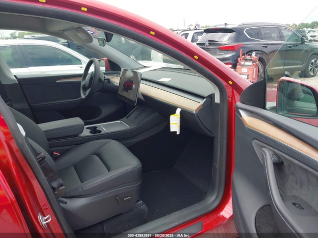 2025 TESLA MODEL Y 7SAYGDED5SA348513 Photo 4