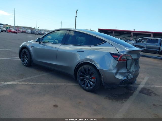 2024 TESLA MODEL Y 7SAYGDEF0RF114911 Photo 2