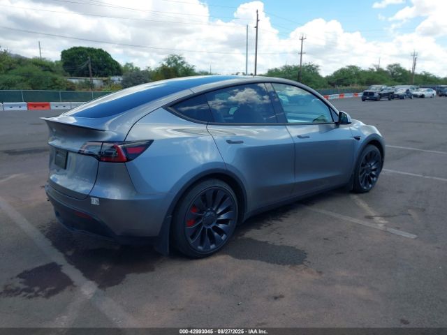 2024 TESLA MODEL Y 7SAYGDEF0RF114911 Photo 3