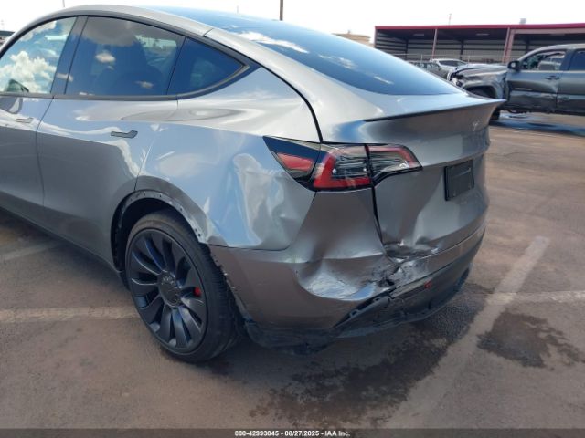 2024 TESLA MODEL Y 7SAYGDEF0RF114911 Photo 5