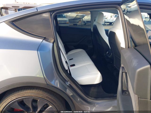 2024 TESLA MODEL Y 7SAYGDEF0RF114911 Photo 7