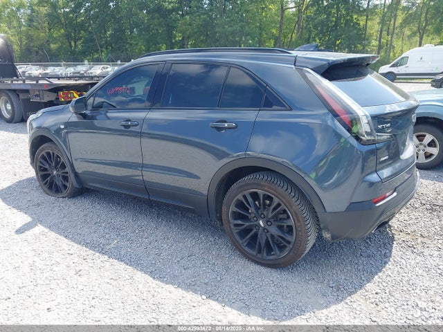 2019 CADILLAC XT4 1GYFZFR4XKF102859 Photo 2