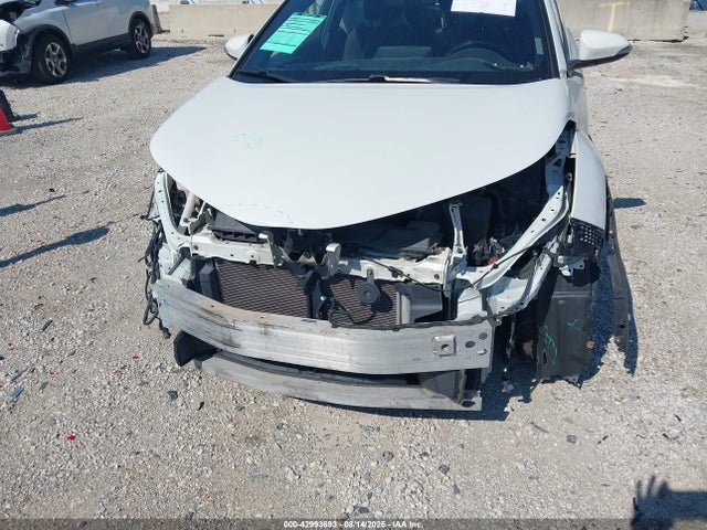 NMTKHMBX6JR012637 Toyota 3zr-fae