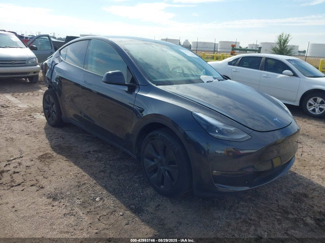 2025 TESLA MODEL Y 7SAYGDEE6SF288026 Photo 0