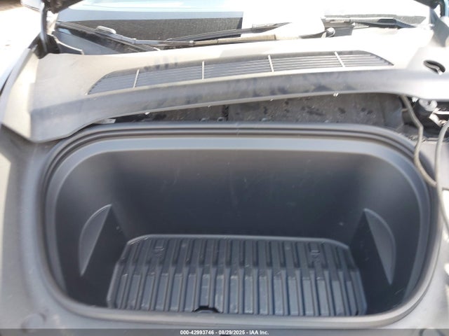 2025 TESLA MODEL Y 7SAYGDEE6SF288026 Photo 9