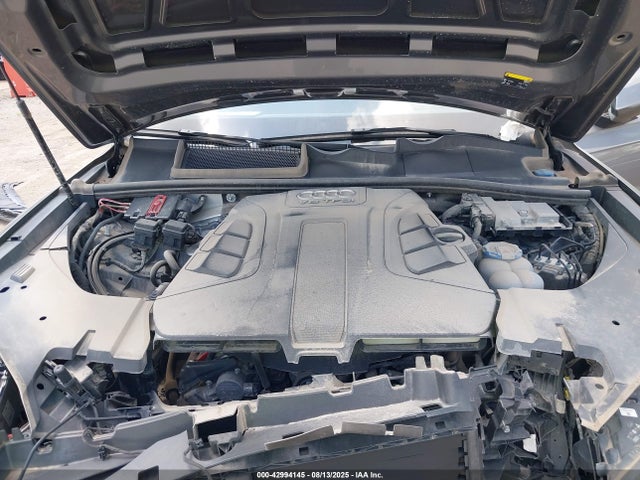 2017 AUDI Q7 WA1VAAF7XHD028528 Photo 9