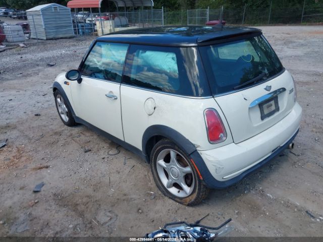 2006 MINI COOPER WMWRC33506TK71474 Photo 2