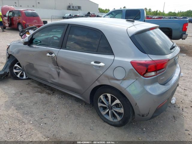 2023 KIA RIO 5-DOOR 3KPA25AD1PE629121 Photo 2