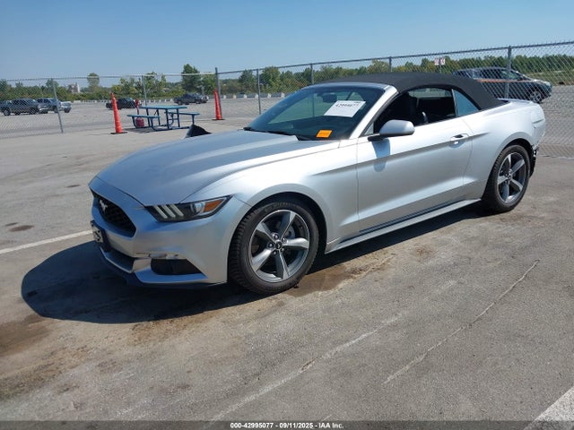 Ford 2015 2015 1FATP8EM1F5397545 Image 2