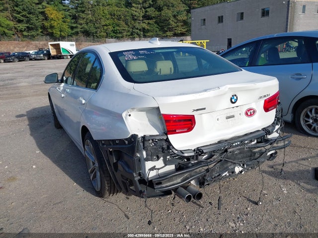 WBA8D9G37HNU65768 BMW 330I