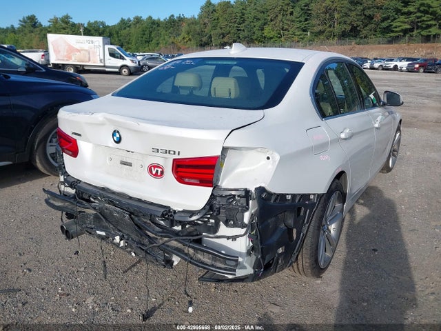 WBA8D9G37HNU65768 BMW 330I