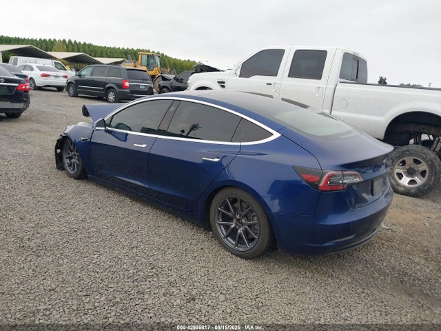 2019 TESLA MODEL 3 5YJ3E1EA7KF326212 Photo 2