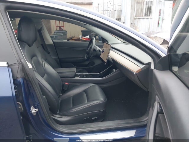 2019 TESLA MODEL 3 5YJ3E1EA7KF326212 Photo 4