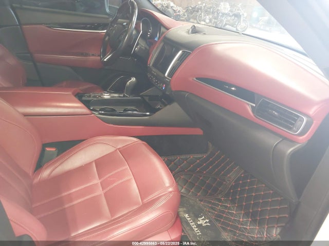 42995863 :رقم المزاد ، ZN661YUS0JX284352 vin ، 2018 Maserati Levante S Gransport مزاد بيع
