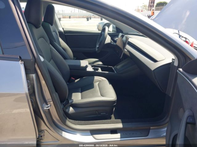 2025 TESLA MODEL 3 5YJ3E1EB6SF913378 Photo 4