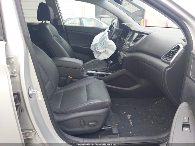 Hyundai 2016 2016 KM8J33A24GU256038 Image 5