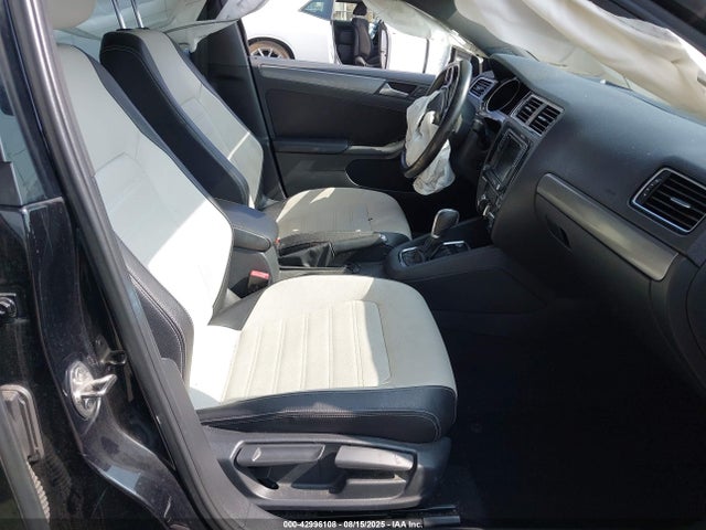 3VWD17AJ5HM288909 Volkswagen 1.8 tsi