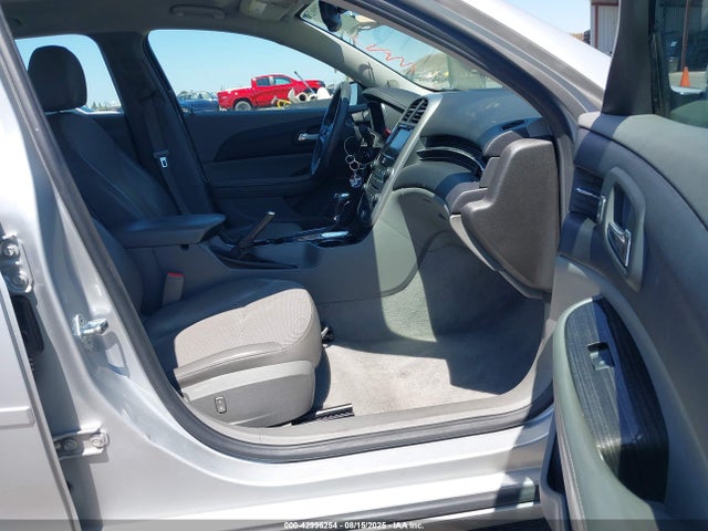 Chevrolet lkw 2015 1G11C5SL2FF299229 Image 5