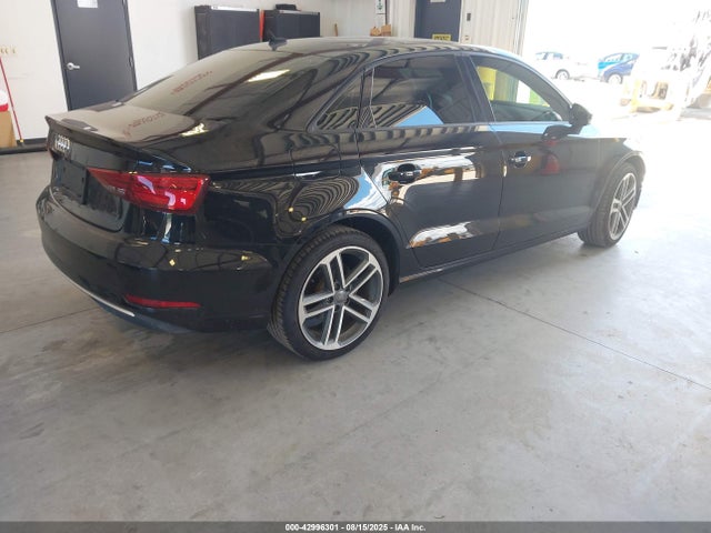 2018 AUDI A3 WAUAUGFF4J1005434 Photo 3