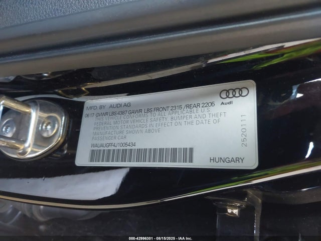 2018 AUDI A3 WAUAUGFF4J1005434 Photo 8