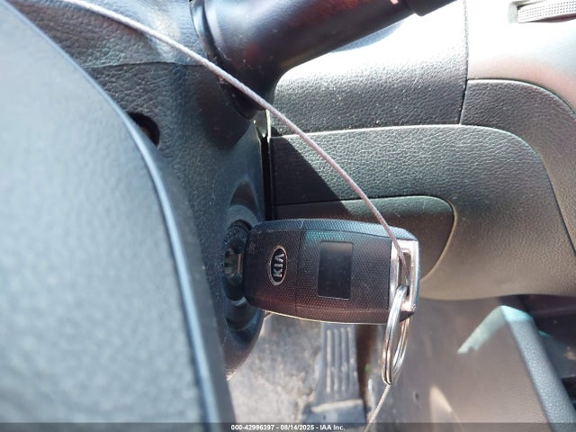 KIA 2014 2014 KNAFX4A62E5187345 Image 11