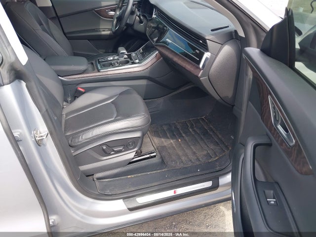 2019 AUDI Q8 WA1EVAF11KD018462 Photo 4