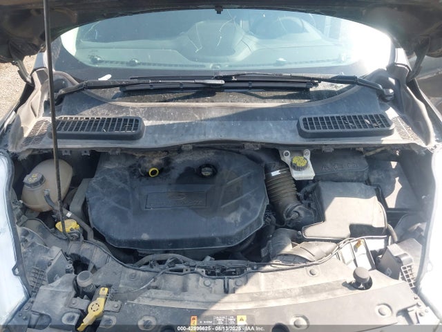 1FMCU9J92HUD22223 Ford Escape