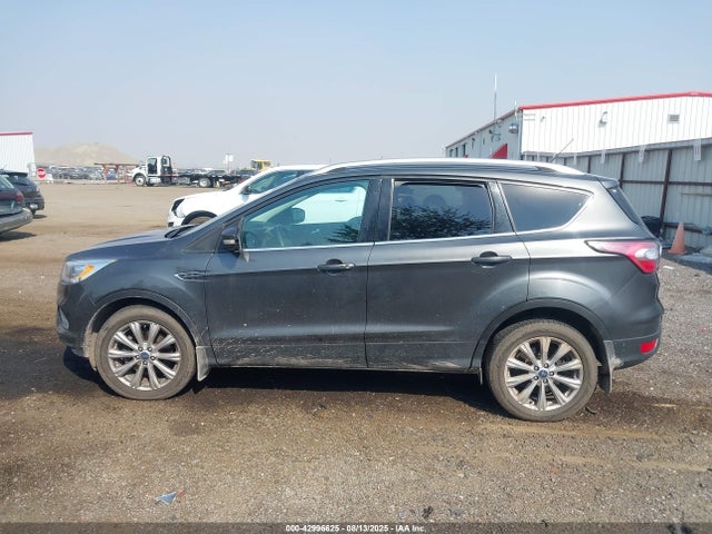 1FMCU9J92HUD22223 Ford Escape
